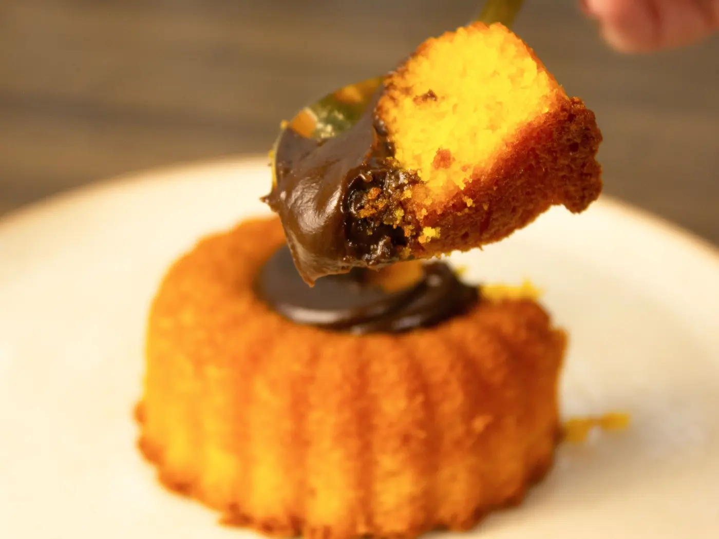 Bolo de cenoura com chocolate